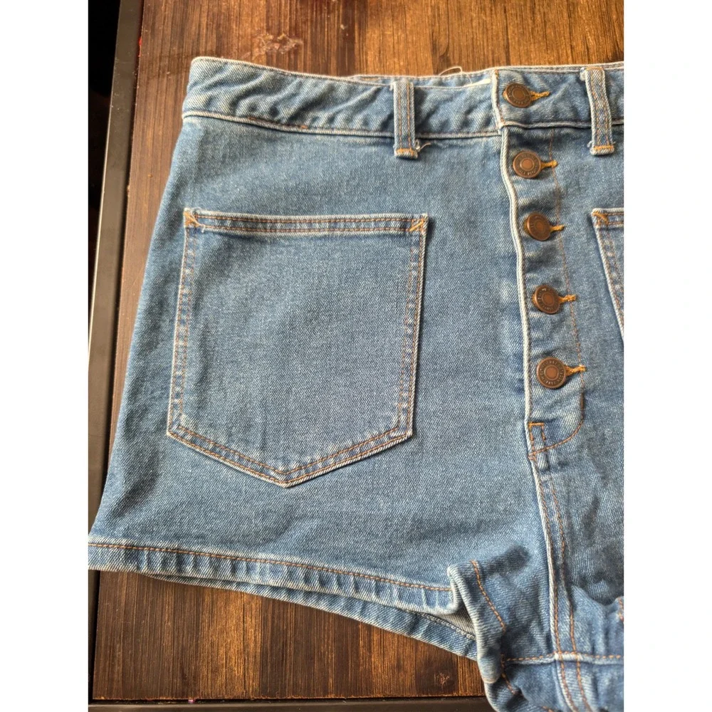 We The Free Blue Denim Button Fly High‎ Waist Patch Pocket Shorts 30 0593